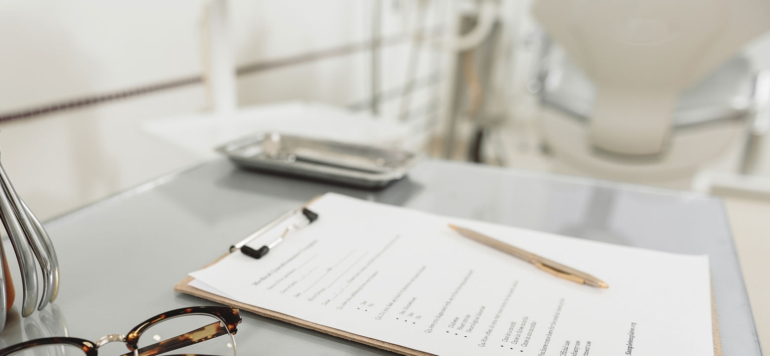 Desk-banner-271389-edited.jpg